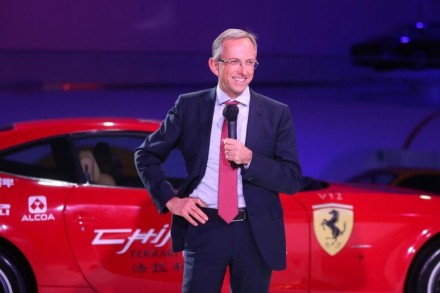 Ferrari premia con un bonus di 14.000 euro ai dipendenti